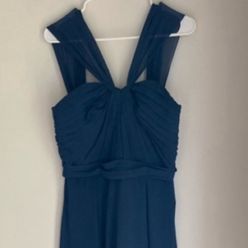 Amsale Women’s navy blue floor maxi length halter top gown size 12. EUC! ❤️